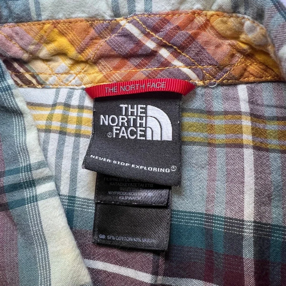 The North Face Plaid Button Down Shirt Mens Medium Short Sleeve TNF Hiking
